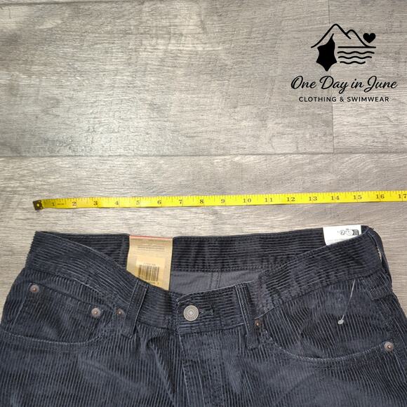 Levi's High Waisted Mom Jeans Corduroy Pants Size 31X30 - Picture 3 of 6